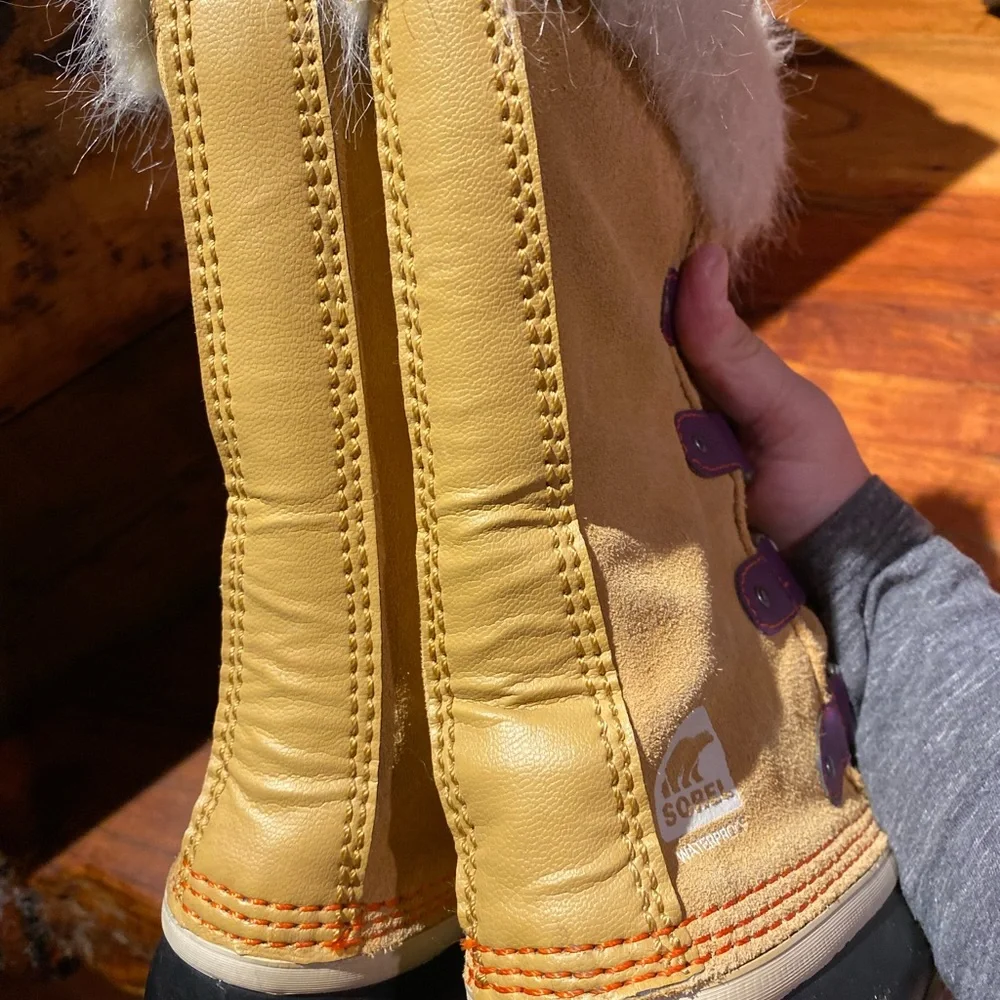 Joan of‎ arctic Sorel women’s boots, size 7